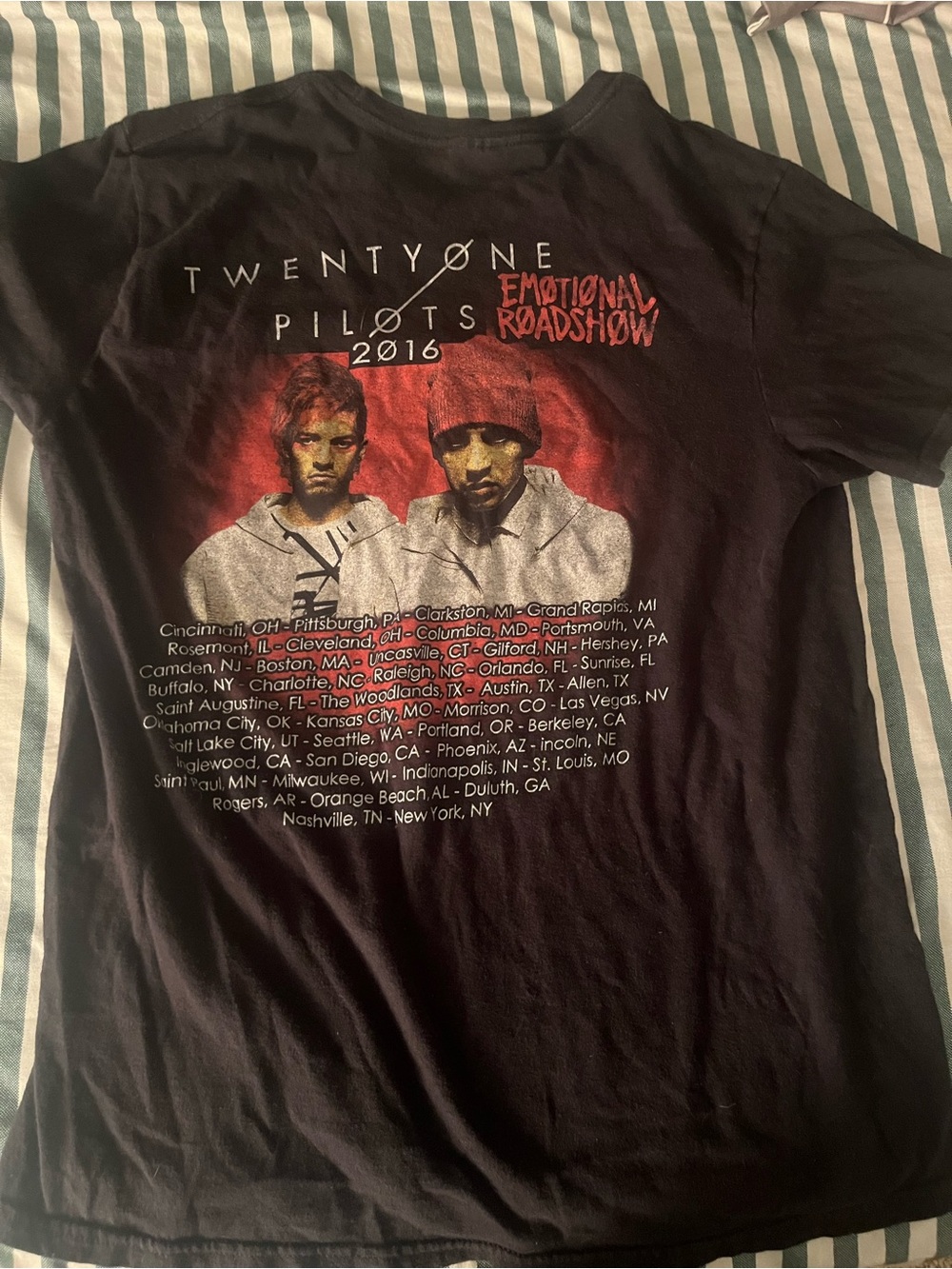 Twenty one Pilots 2016 Tour Shirt - Picture 2 of 2